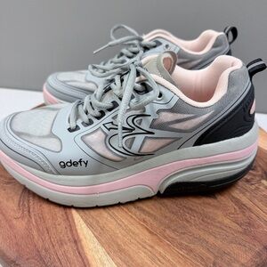 Gdefy Gravity Defyer Mighty Walk Women's Size‎ 8.5 Walking Shoes Sneakers